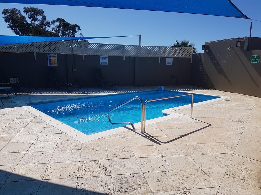 Mandurah Foreshore Motel Buitenkant foto
